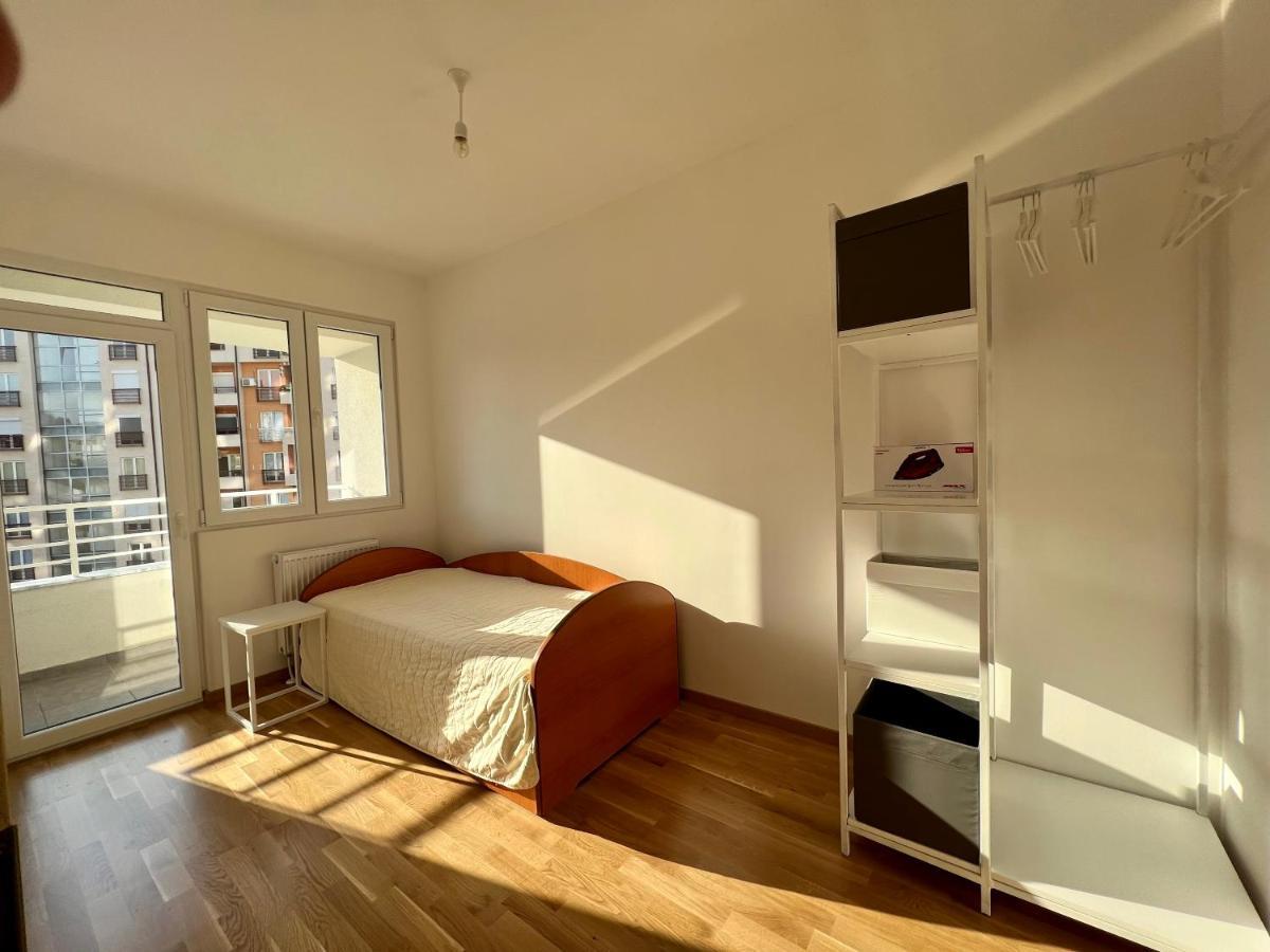 Sara'S Apartment Cozy And Close To Center With Private Parking Skopje Buitenkant foto