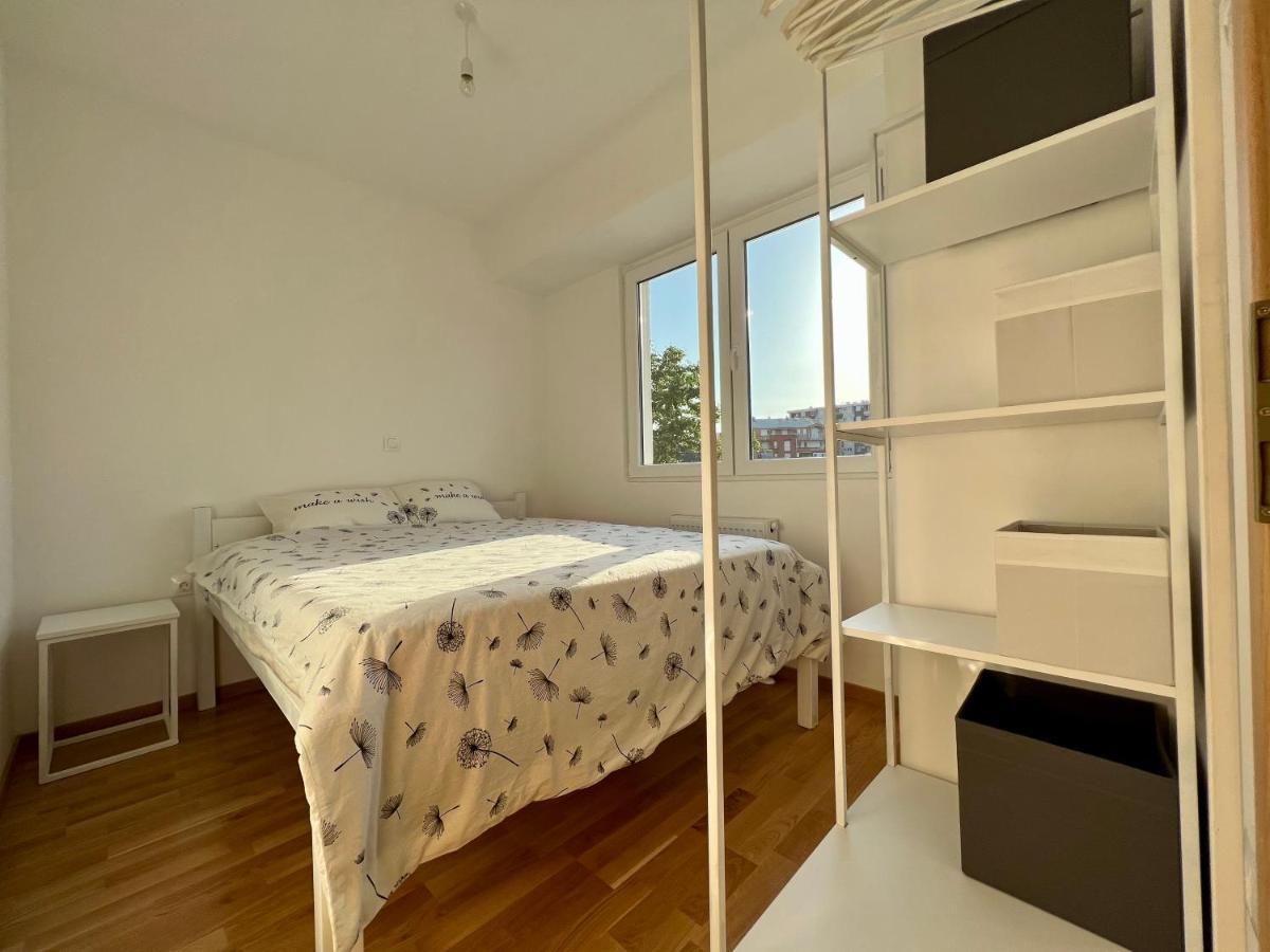 Sara'S Apartment Cozy And Close To Center With Private Parking Skopje Buitenkant foto